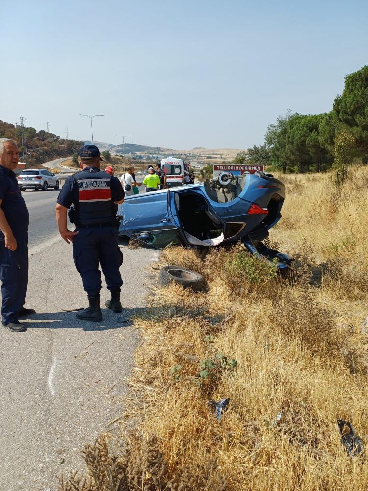 Balıkesir-Susurluk karayolunda meydana gelen tek taraflı trafik kazasında otomobil ters