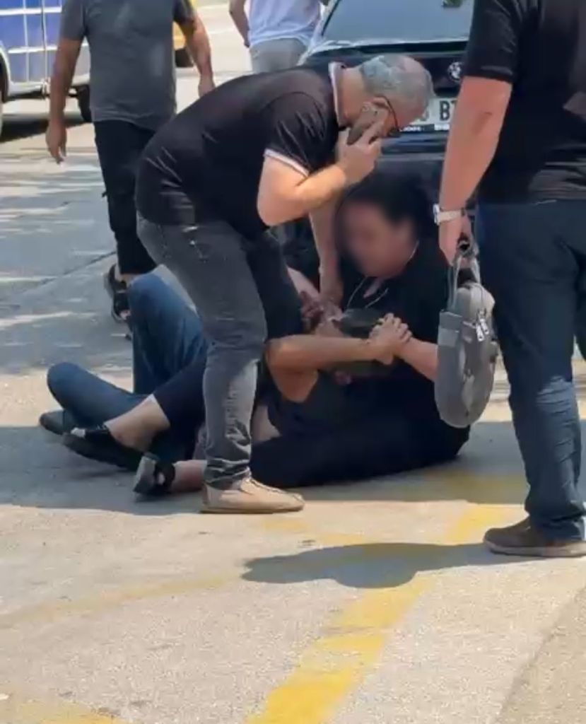 Eski Kocasını Cadde Ortasında Evire Çevire Dövdü! AW511808 01 - Marmara Bölge Gazetesi