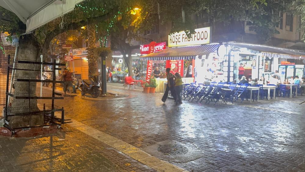 Bandırma ve Erdek Yağmura Teslim! AW512357 04 - Marmara Bölge Gazetesi