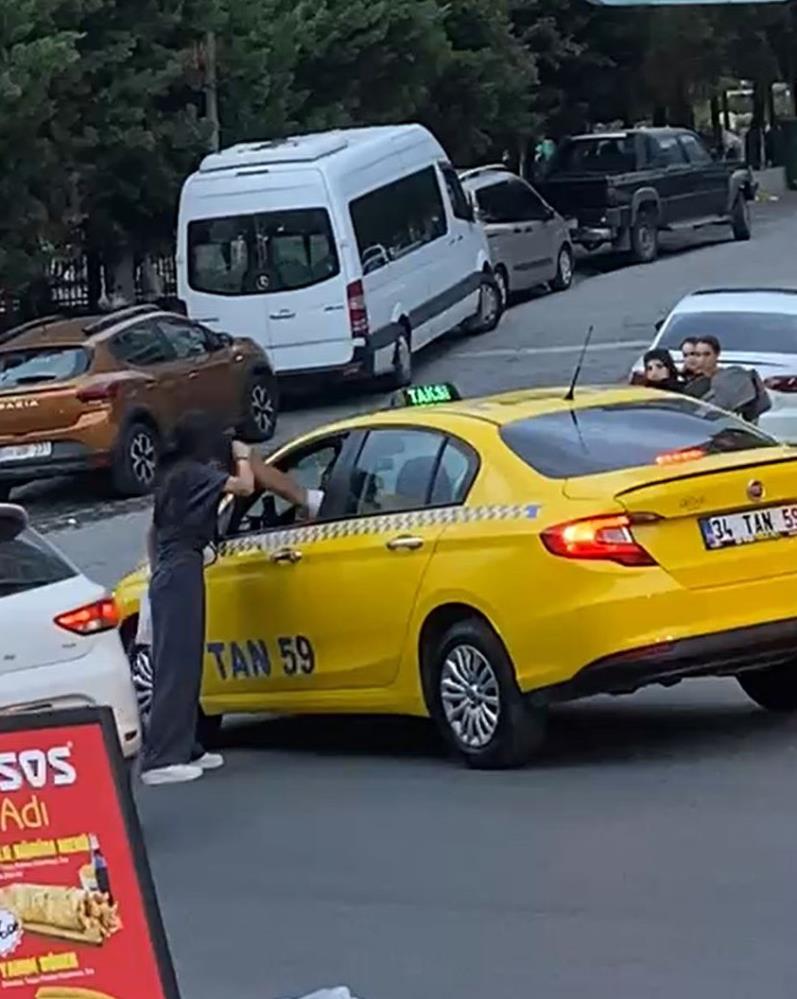 Trafikte Dehşet: Genç Kıza Yumruk Atıp Kaçtı! AW512851 01 - Marmara Bölge Gazetesi
