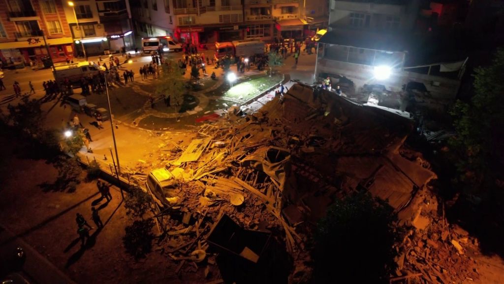 Balıkesir’in Sındırgı ilçesinde meydana gelen deprem sonrası Alakır, Kozlu, Cüneyt