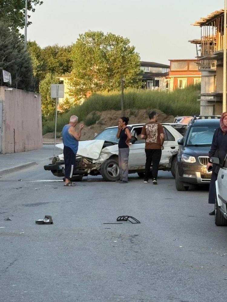 Eşine Sinirlenen Kadın Arabasıyla Dehşet Saçtı AW518440 03 - Marmara Bölge Gazetesi