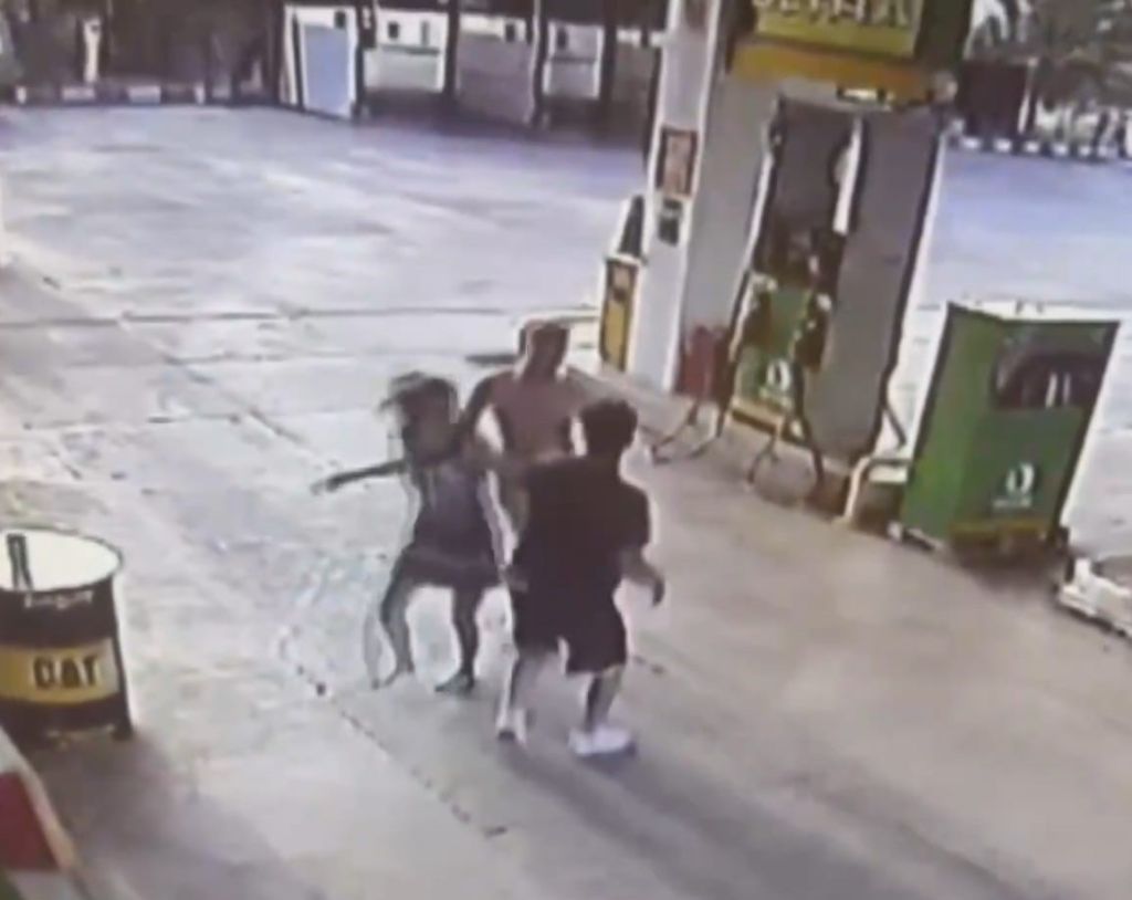 “Öldüresiye Dayak Yiyen Kadın, Mahkemede Sanıkları Affetti” AW518668 02 - Marmara Bölge Gazetesi