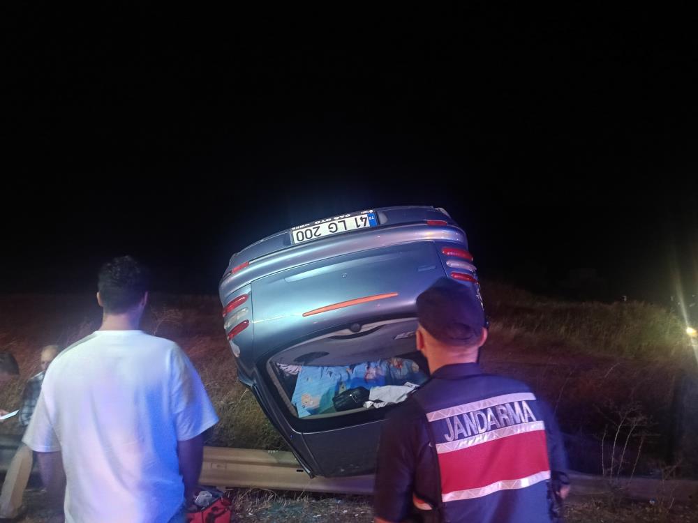 Balıkesir-Bursa kara yolunda meydana gelen kazada iki kişi yaralandı. Çift