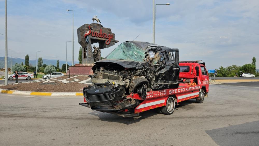 Sındırgı’da Feci Çarpışma: 4 Yaralı AW525788 04 1 - Marmara Bölge Gazetesi