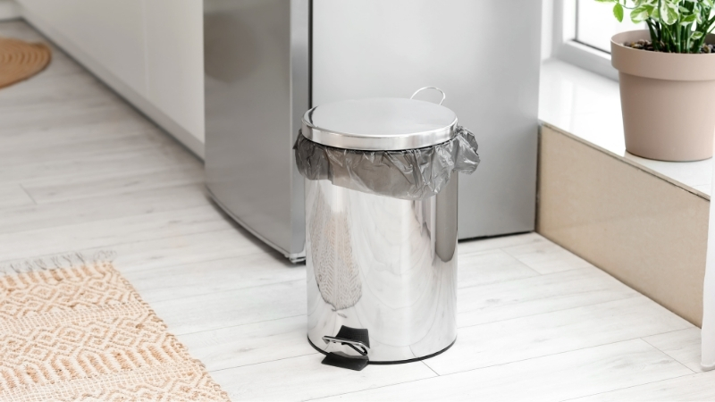 Balıkesir'de çöp kutularından yayılan kötü kokulara karşı etkili ve pratik