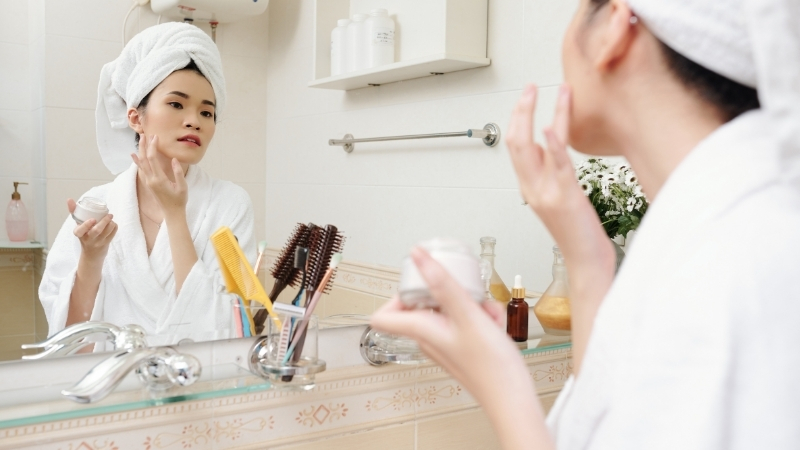 Yüz bantlama, dudak maskesi ve göz altı bantları gibi ürünler