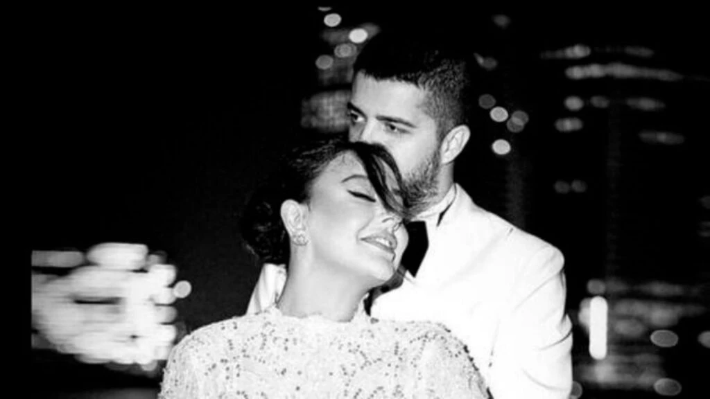 Ünlü şarkıcı Ebru Gündeş’in 2023 yılında nikâh masasına oturduğu eşi