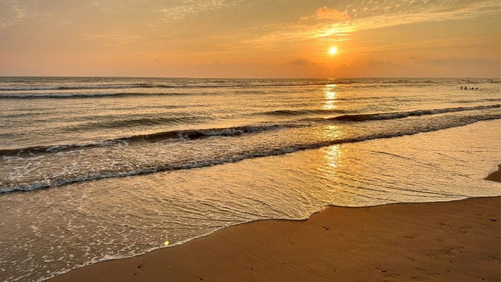 İzmir’in gözde tatil beldesi Çeşme’de yer alan Boyalık Plajı, altın