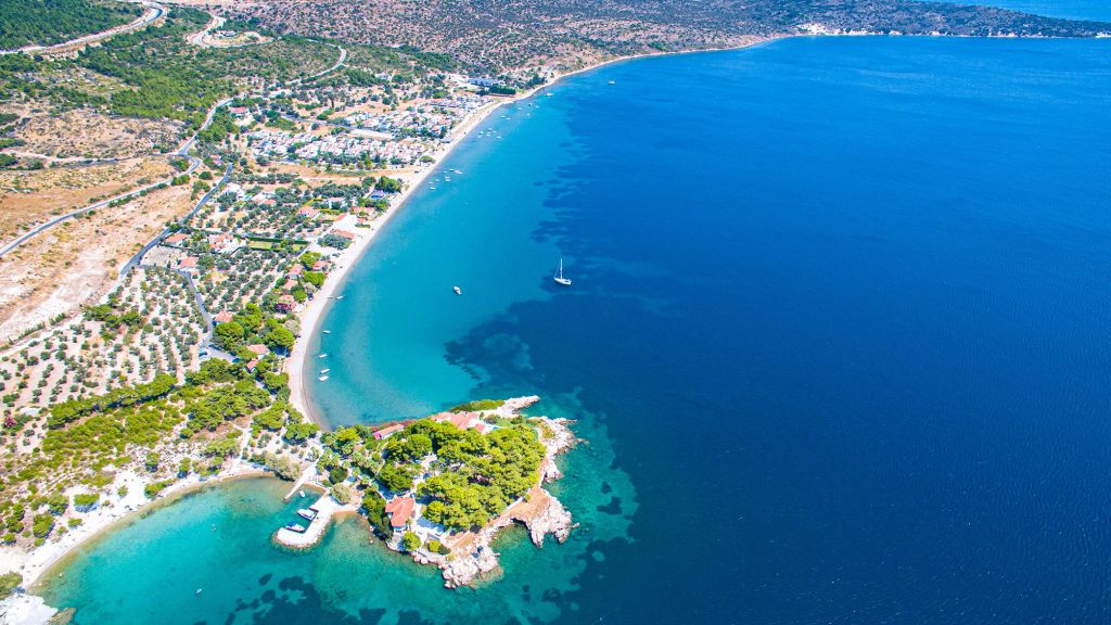 Yalnızca Havlunu Al Gel! İzmir’in Ücretsiz ve Masmavi Plajında Gün Boyu Keyif TEPE 1 - Marmara Bölge Gazetesi