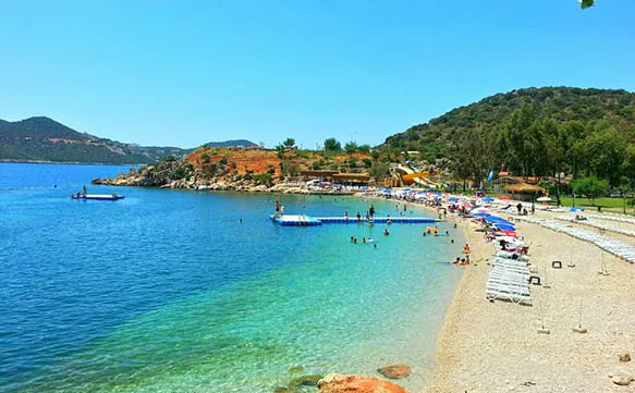 Antalya’nın incisi Kaş, sadece tarihi ve doğal güzellikleriyle değil, birbirinden