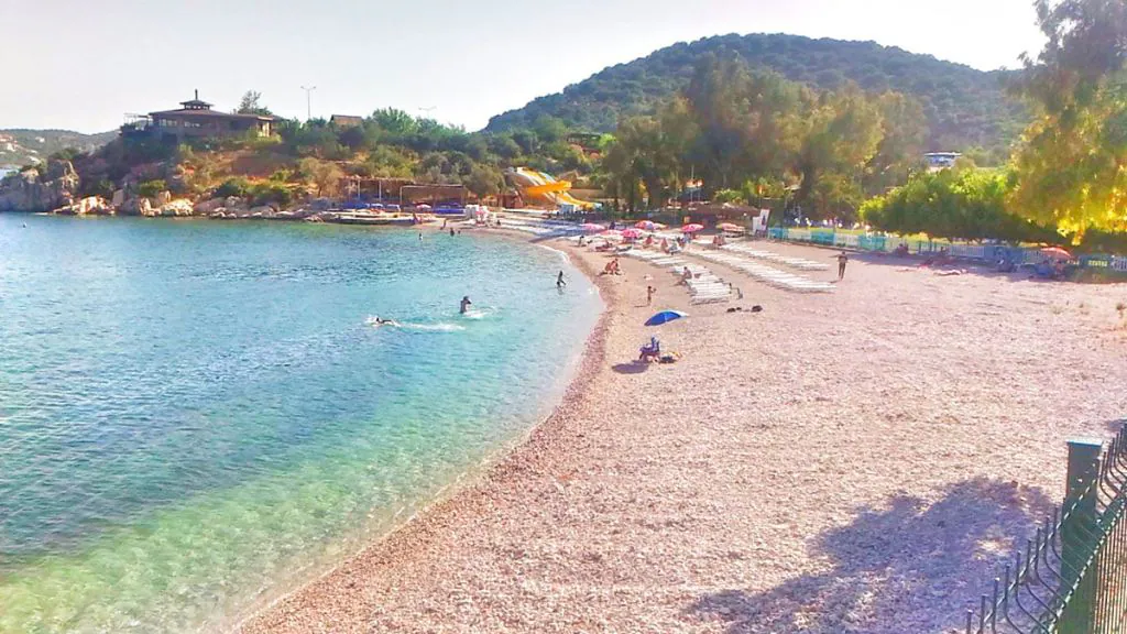 Akdeniz’de Mavi Bayraklı Bir Kaçış Rotası! akcagerme plaji kas 1.jpg 1 - Marmara Bölge Gazetesi