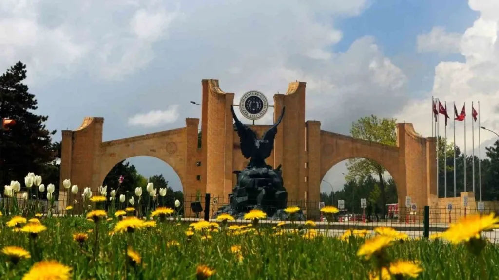 Açık ve Uzaktan Öğretim Fakültesi’nin 2025-2026 akademik yılı için kayıt