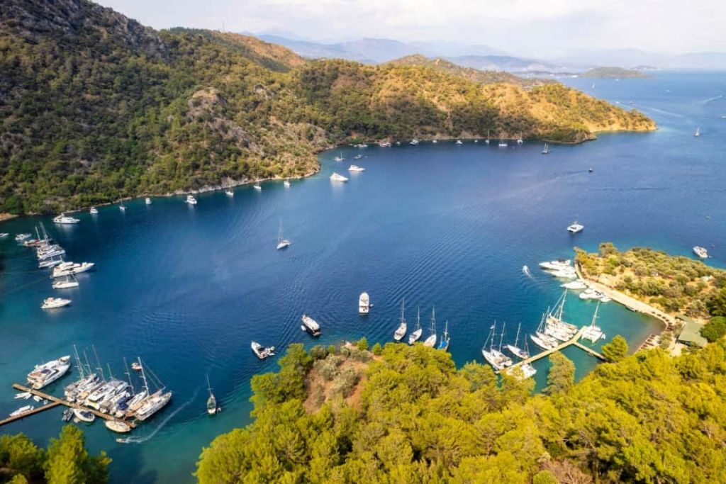 Göcek’in en özel rotalarından biri olan Bedri Rahmi Koyu, doğası,