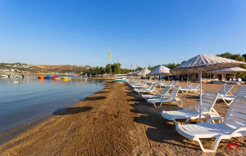 Sığ Deniziyle Tatilcilerin Yeni Gözdesi bitez halk plaji - Marmara Bölge Gazetesi