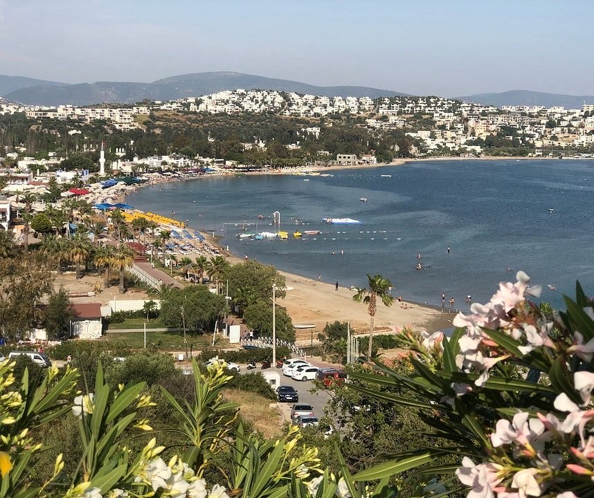 Sığ Deniziyle Tatilcilerin Yeni Gözdesi bitez plaji - Marmara Bölge Gazetesi