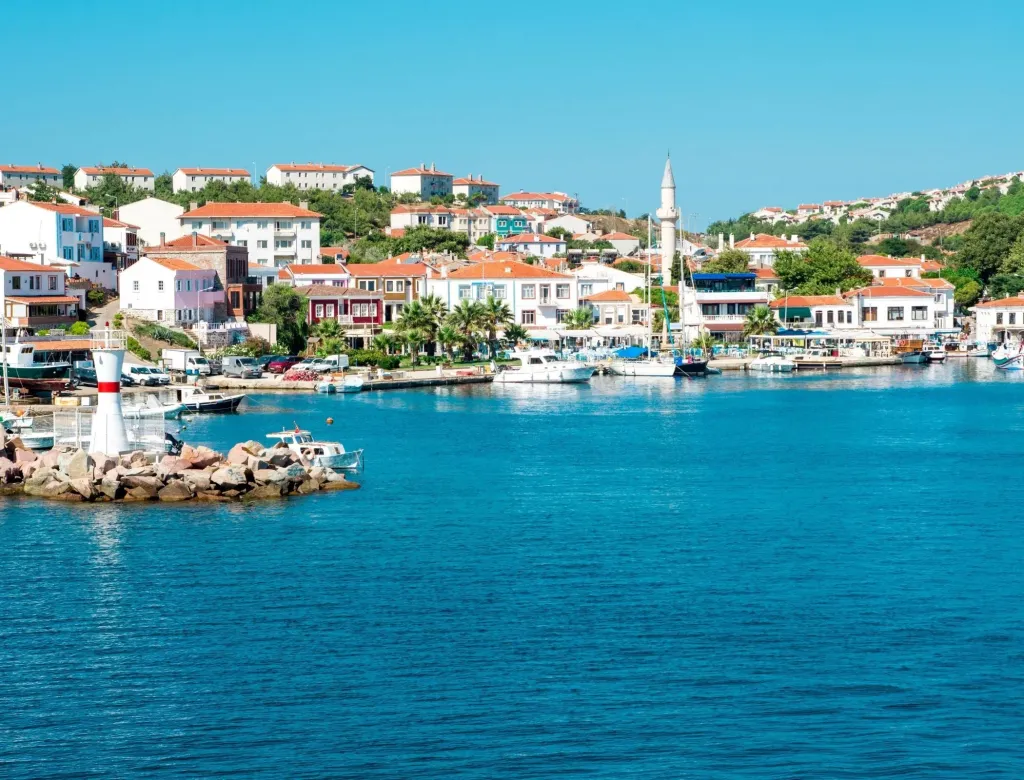 Yanlış Tatil Seçimi Kabusa Dönüşebilir! İşte Çocuk Dostu Yaz Cennetleri bozcaada 1 - Marmara Bölge Gazetesi