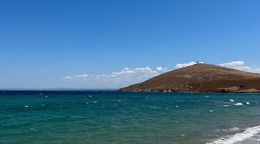 Masmavi denizi, incecik kumu ve huzur veren sessizliğiyle Çayır Koyu,