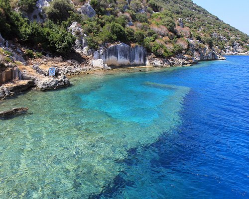 Tarihi zenginlikleri, eşsiz doğası ve huzurlu plajlarıyla Demre, Antalya’nın saklı