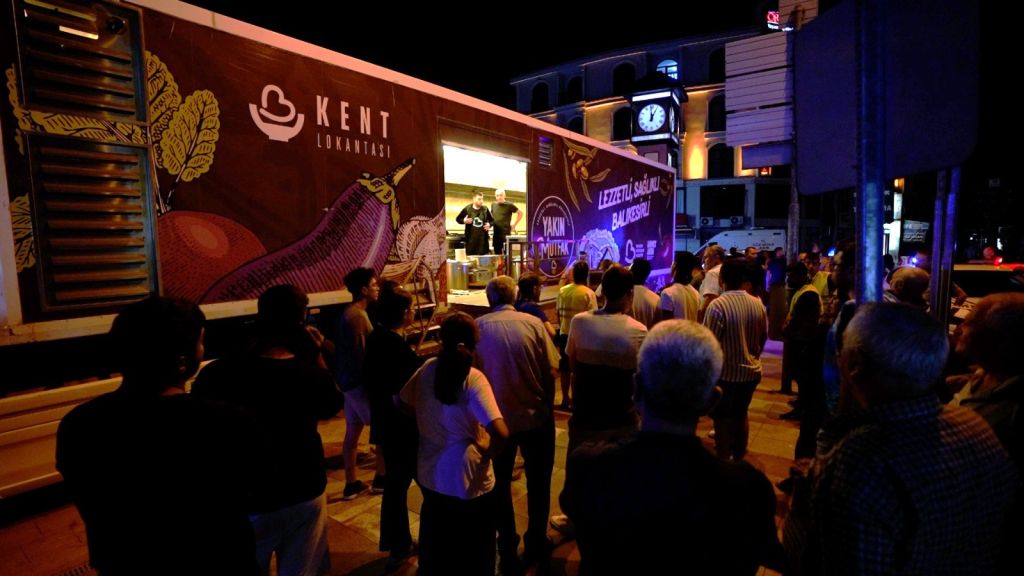 Balıkesir Sındırgı Depreminde Zamanla Yarış! Ekipler Aralıksız Çalışıyor d2dca23b 9f4d 4603 9026 871d865d4929 - Marmara Bölge Gazetesi