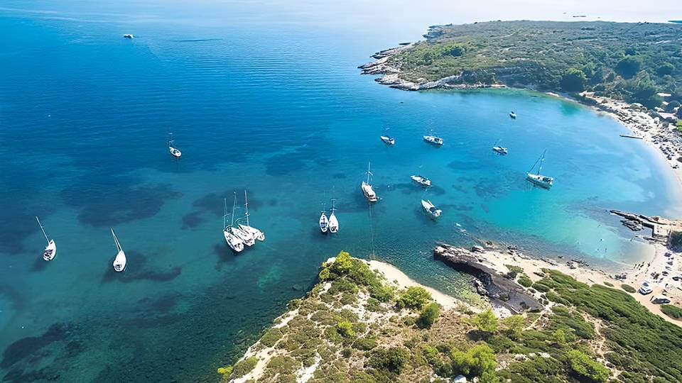 İzmir’de Günübirlik Tatilcilerin Övgüyle Anlattığı Koy demirci koyu simdilik kurtuldu - Marmara Bölge Gazetesi