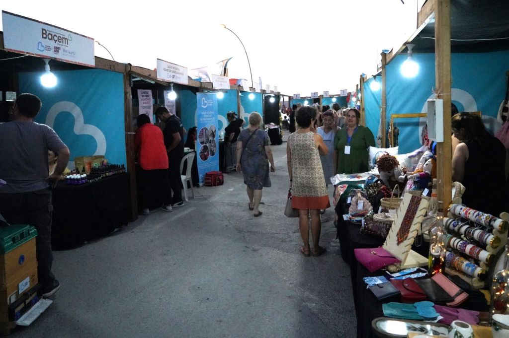 Balıkesir Büyükşehir Belediyesi öncülüğünde, Balıkesir Kent Konseyi koordinasyonunda düzenlenen “Kadın