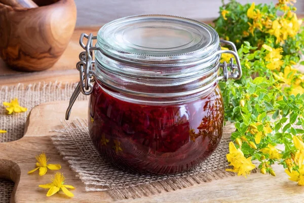 Kantaron Yağının Mucizevi Faydaları kirmizi kantaron yagi faydalari nelerdir 1 - Marmara Bölge Gazetesi