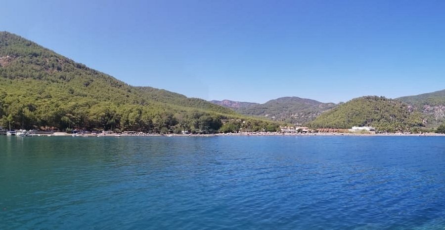 Turkuaz denizi, sessiz atmosferi ve bakir doğasıyla Ekincik Plajı, kalabalıktan