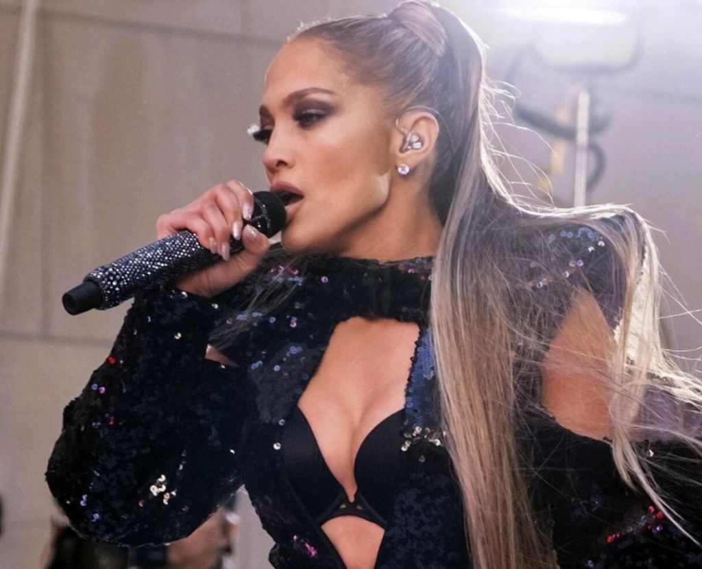 Dünya starı Jennifer Lopez’in İstanbul’da verdiği dev konser büyüleyici sahne