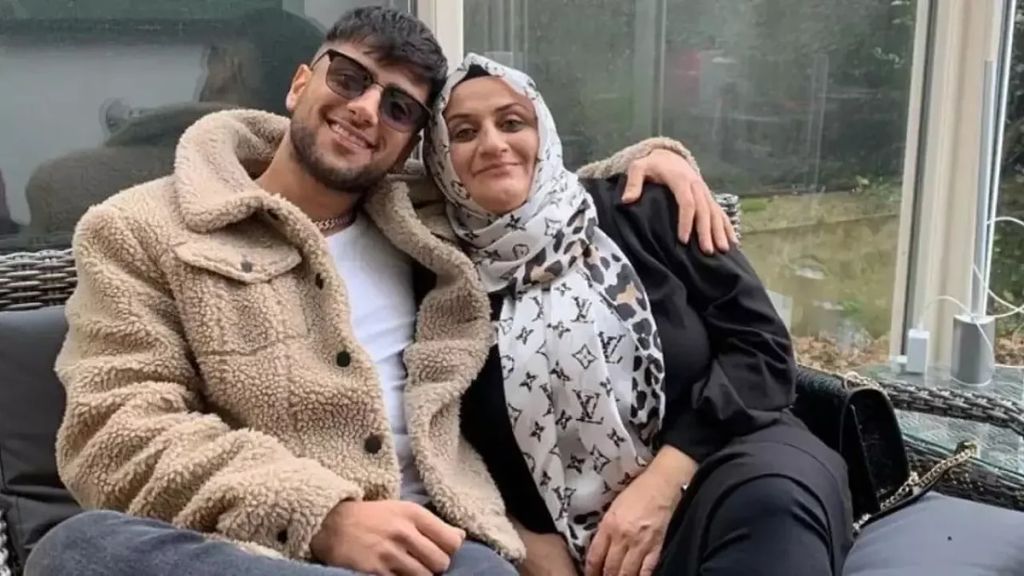 Ünlü fenomen ve şarkıcı Reynmen ile annesi Nasibe Yılmaz arasındaki