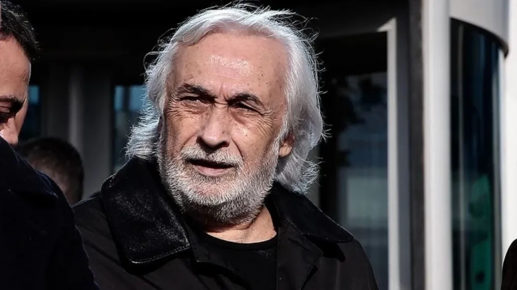 Usta sanatçı Müjdat Gezen, gazeteci Ayşenur Arslan ile yaptığı bir