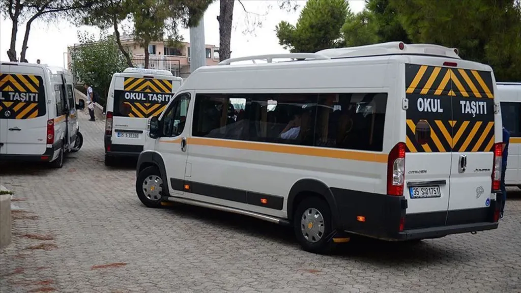 Ankara'da Okul Servisi Ücretlerine Zam Geldi yonetmelik krizi okul servisi araclari uretimini durdurdu bz9w cover - Marmara Bölge Gazetesi