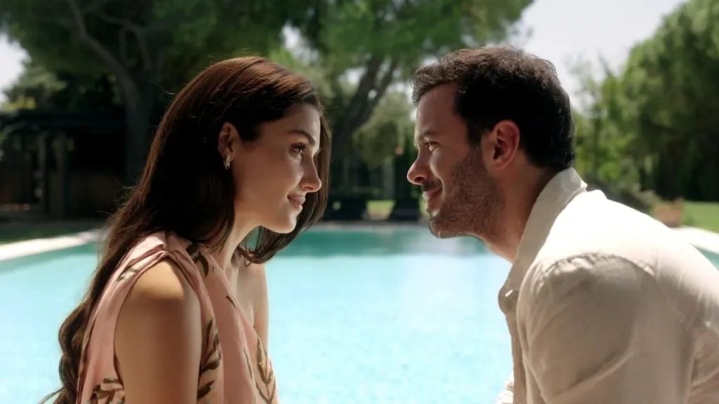 ATV ekranlarında yayınlanan ve başrollerinde Hande Erçel ile Barış Arduç’un