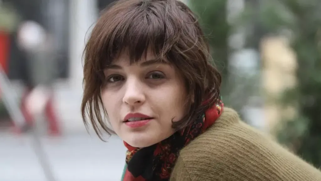 Yeni Yaşını Coşkuyla Kutladı: Gonca Vuslateri ile Mustafa Üstündağ'ın Dansı