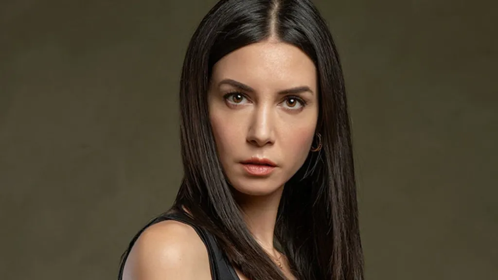 Ünlü oyuncu ve model Ahu Yağtu, geçtiğimiz günlerde fenalaşarak acil