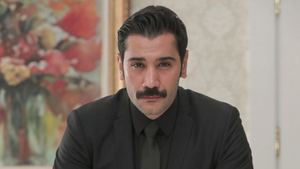 Başarılı oyuncu Uğur Güneş, son dönemde televizyon dizilerinde sıkça tartışma