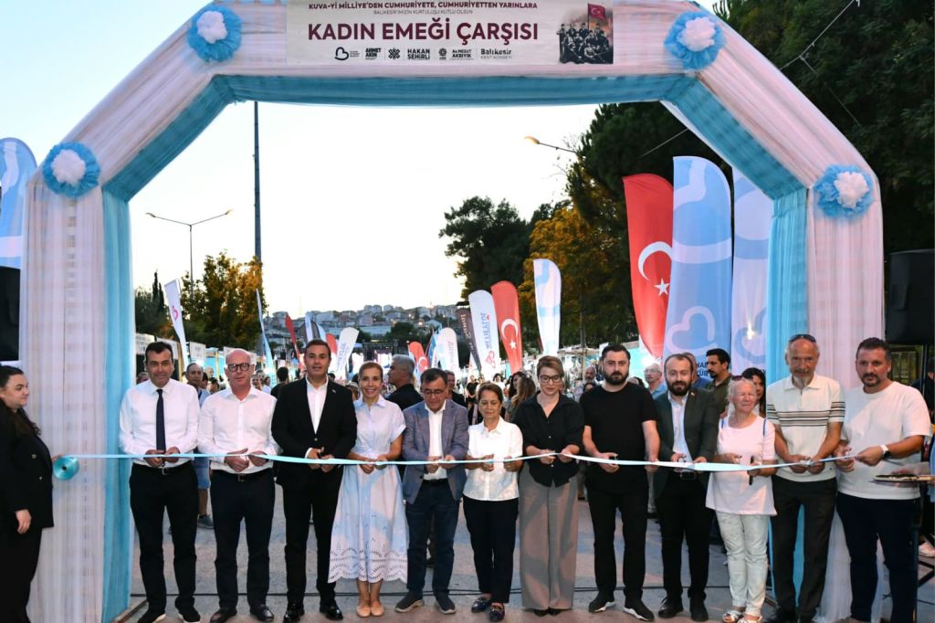 Balıkesir’de Kurtuluş Coşkusu Başladı! 23bc2fac 937d 40c1 a7ee 267ae31c5158 - Marmara Bölge Gazetesi