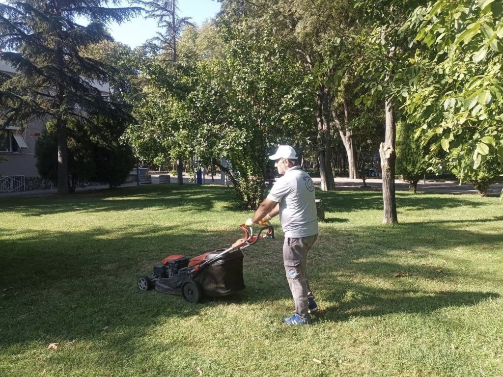 Gönen’de Belediye Ekipleri Sahadan Çıkmıyor! 540553753 1220336080136427 1660472271923690949 n - Marmara Bölge Gazetesi