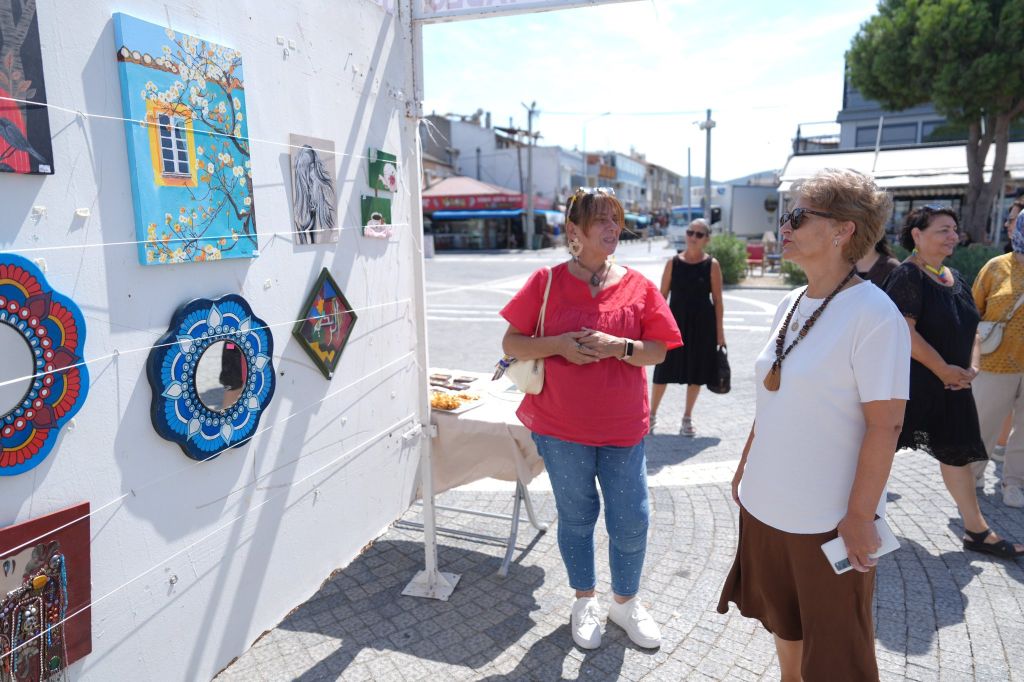 Burhaniye’de, öğrencilerin hazırladığı Minyatür Resim ve Dekoratif Tablo Sergisi büyük