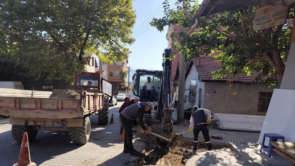 Dursunbey’de Yol ve Altyapı Çalışmaları Hız Kesmeden Devam Ediyor 543714011 18484319296079512 7938453930978293090 n - Marmara Bölge Gazetesi