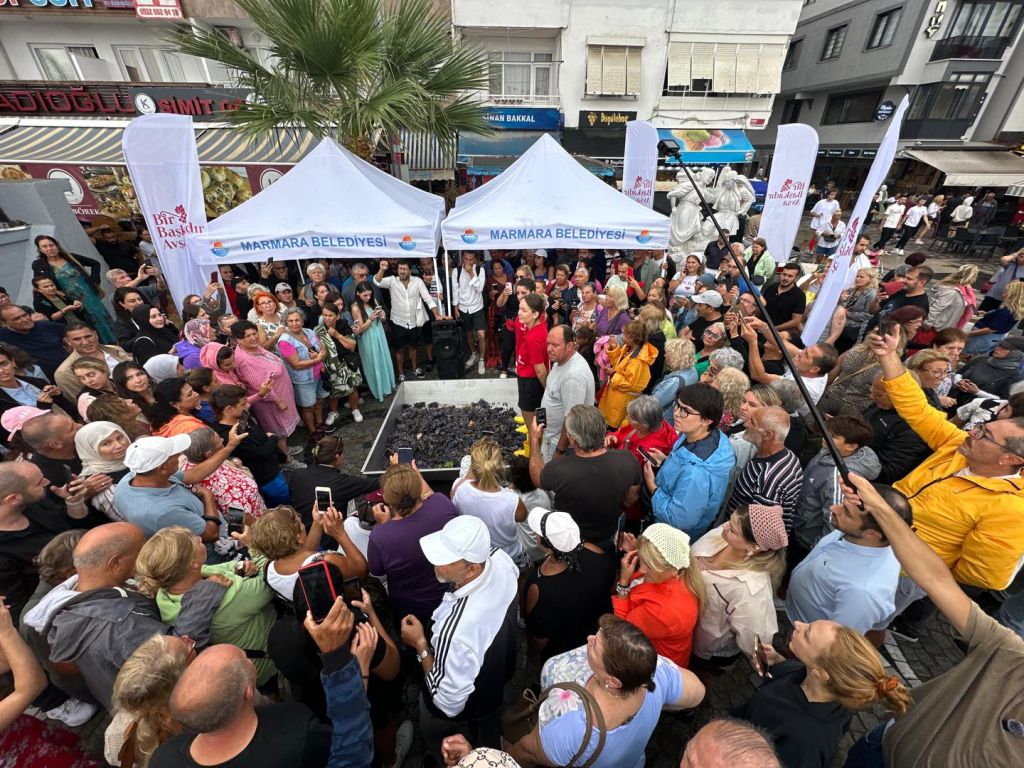 Üzüm Hasadı Festivali Başladı! 544897179 1161750692653273 8990007636310713968 n - Marmara Bölge Gazetesi