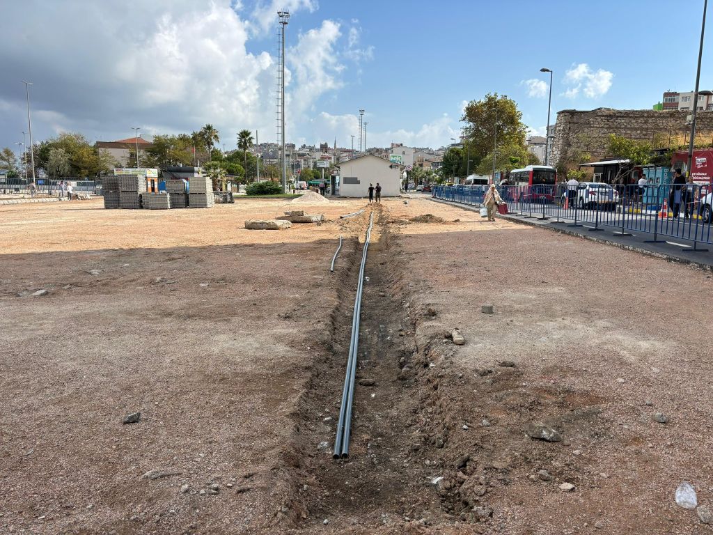 Bandırma’da 600 Evler Mahallesi ile Yeni Mahalle’de yürütülen asfalt serim