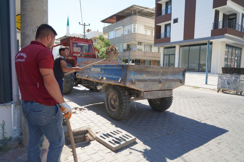 Edremit’te Yoğun Temizlik! 545327063 793308076393553 5115163484656216712 n - Marmara Bölge Gazetesi