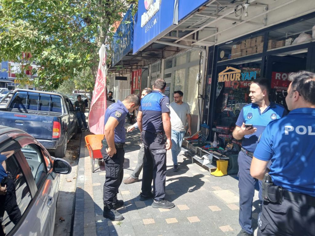 Gönen’de Kaldırım İşgaline Geçit Yok 545613688 1227176062785762 4861801392584871265 n - Marmara Bölge Gazetesi