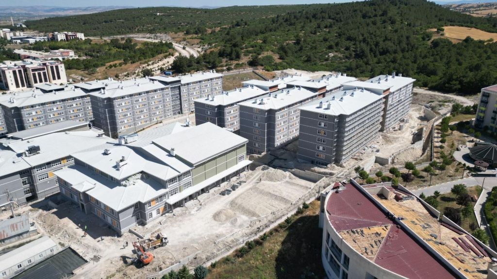 Balıkesir Valisi İsmail Ustaoğlu ve Gençlik ve Spor İl Müdürü