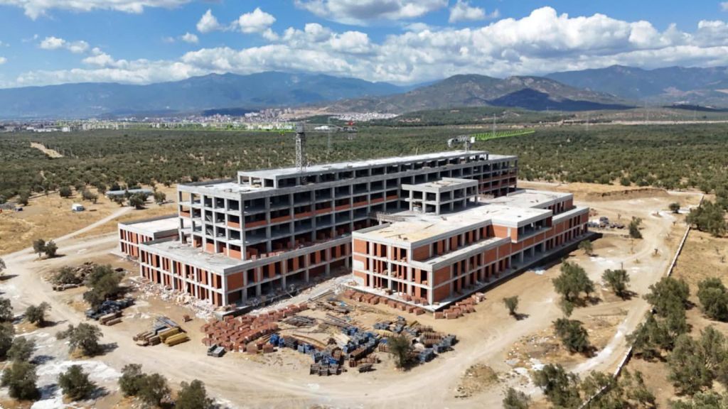 Balıkesir Valisi İsmail Ustaoğlu, Edremit’te yapımı süren cami ve külliye