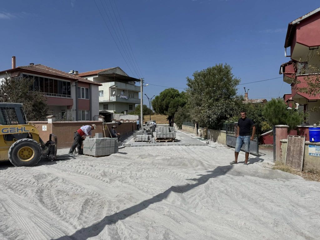 İvrindi Belediyesi, ilçenin dört bir yanında devam eden hizmetleri yerinde