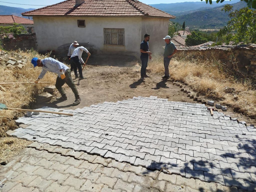 Burhaniye’de Yollar Baştan Yapılıyor! 547790239 1248177884015244 2436428249954397924 n - Marmara Bölge Gazetesi