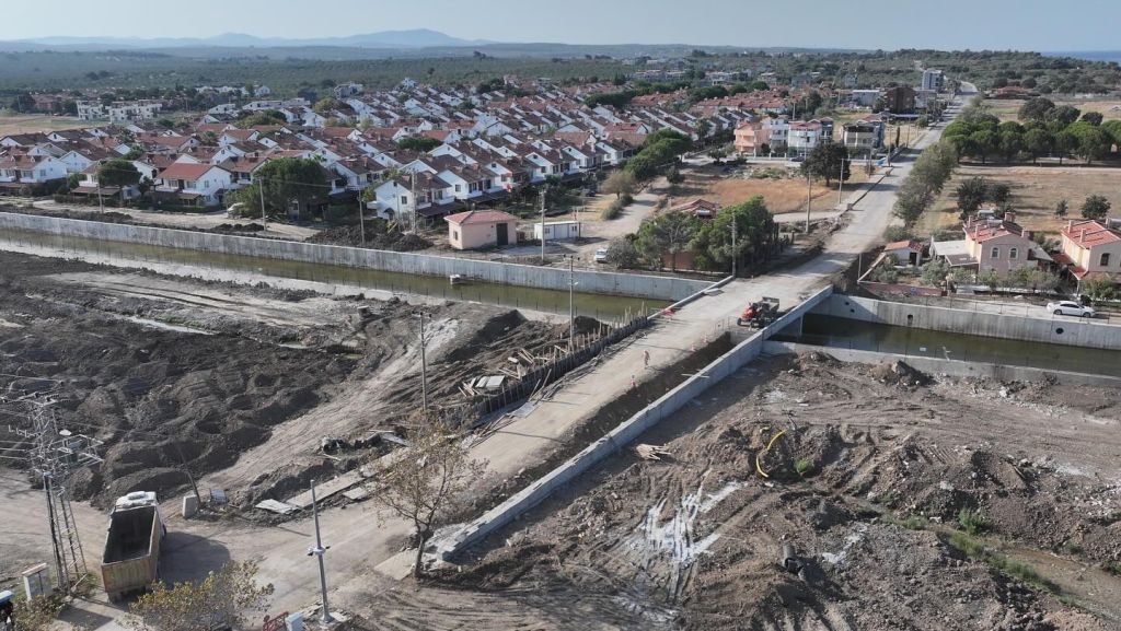 Çanakkale’nin Ezine ilçesine bağlı Geyikli beldesinde DSİ tarafından yürütülen Çakal