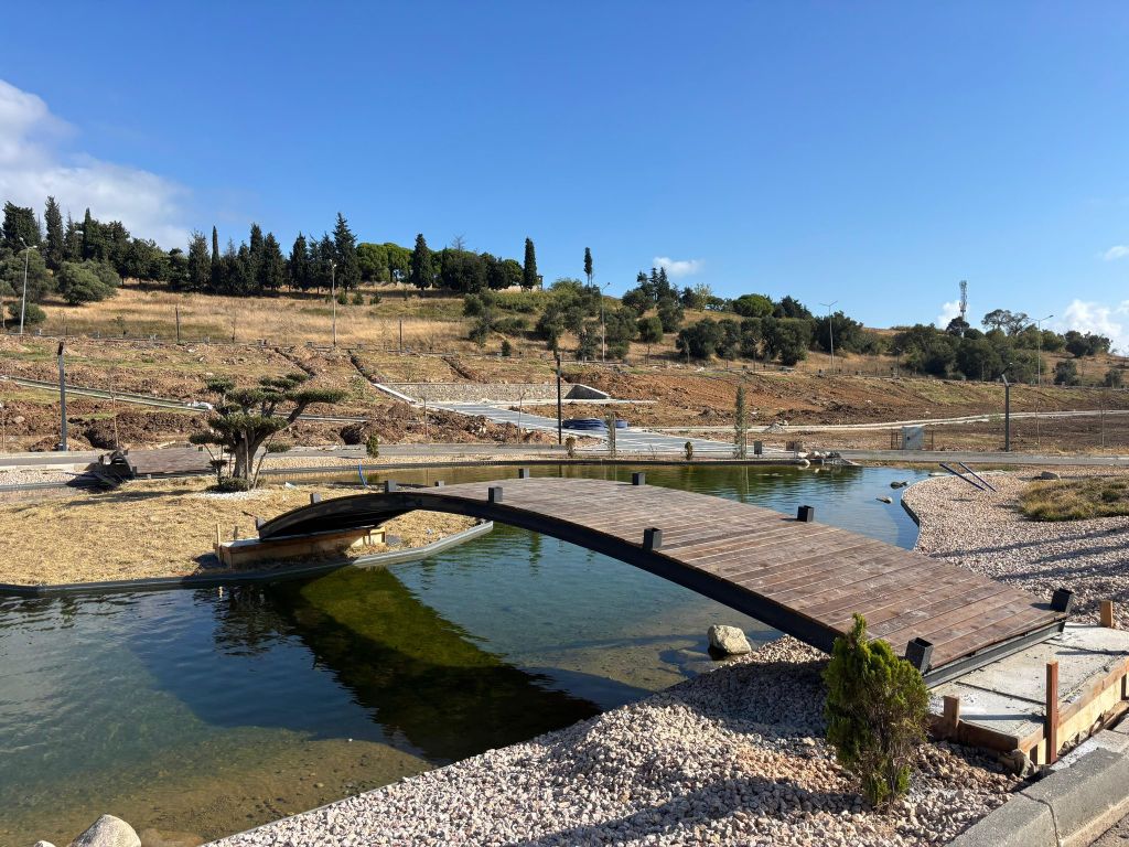 Bandırma Belediyesi, Malta Parkı’na yerleştirdiği 6 yeni köprüyle vatandaşların yürüyüş